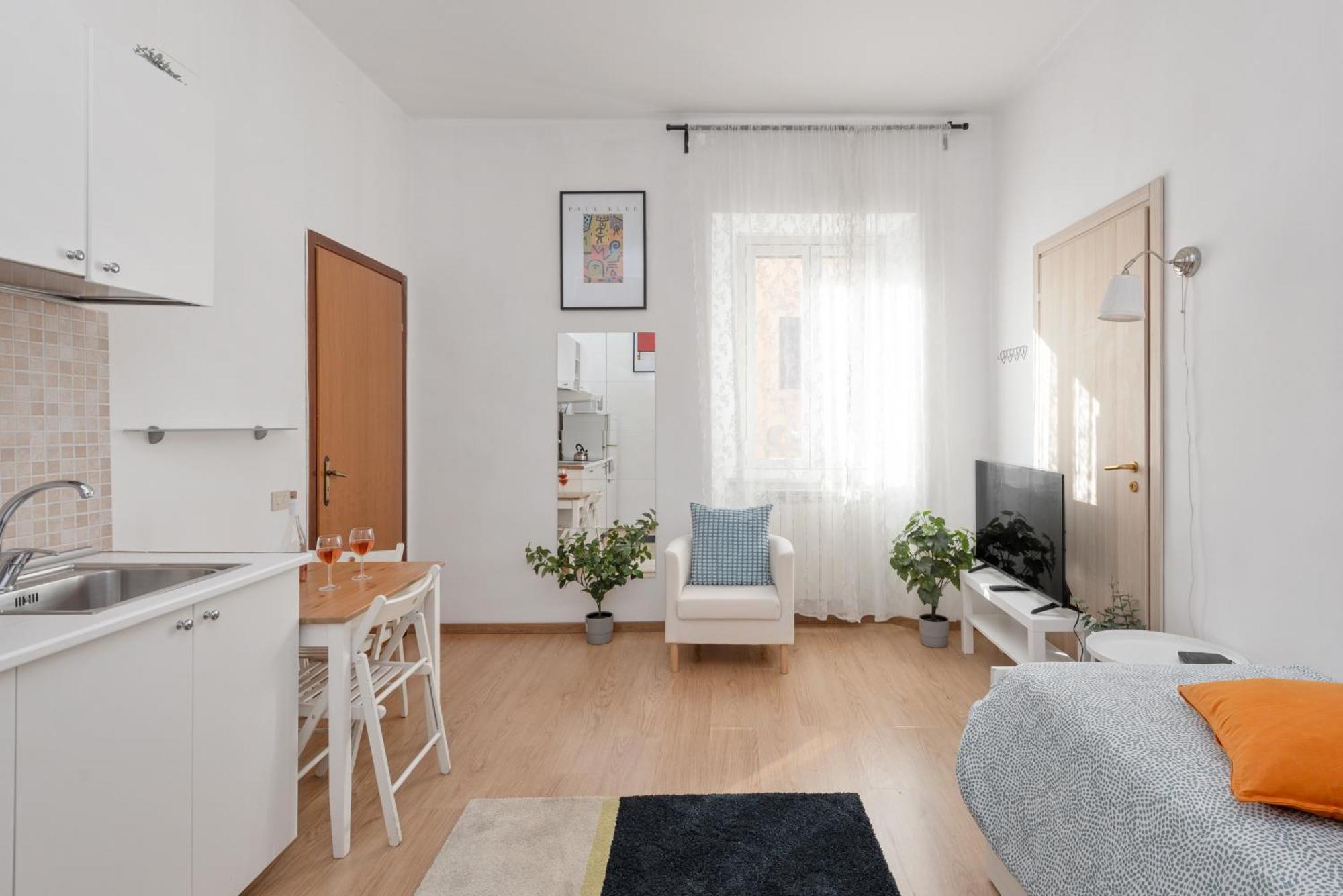 Central Little Basic Apartment Roma Eksteriør bilde